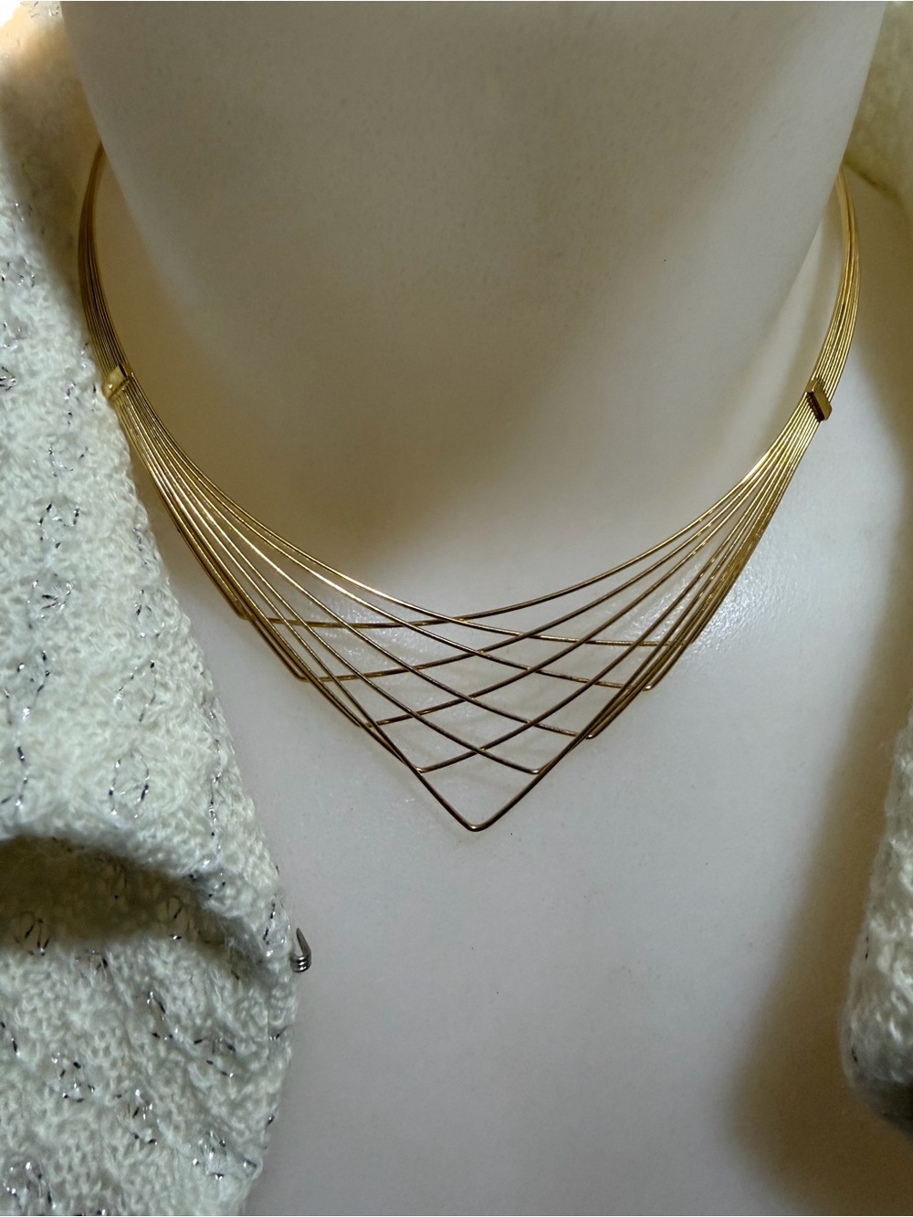 Vintage Elegant Wire V-Shaped Choker Necklace